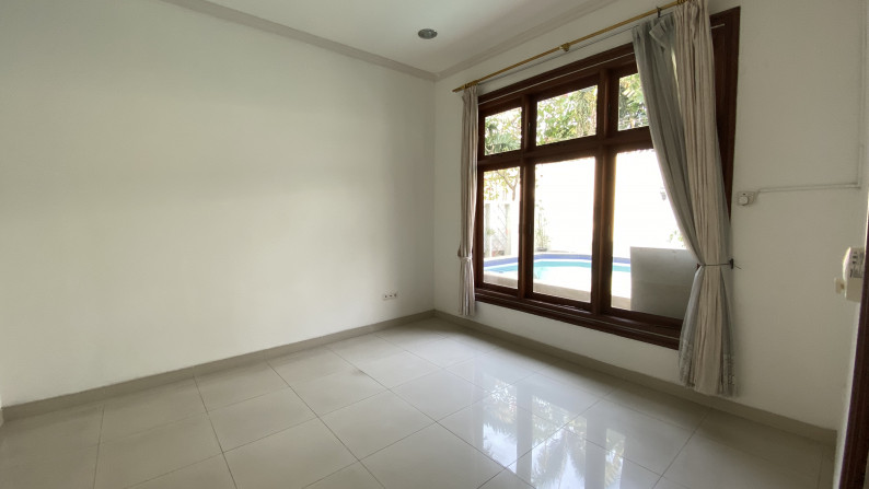 BEAUTIFUL AND COMFY  HOUSE AT KEMANG, JAKARTA SELATAN