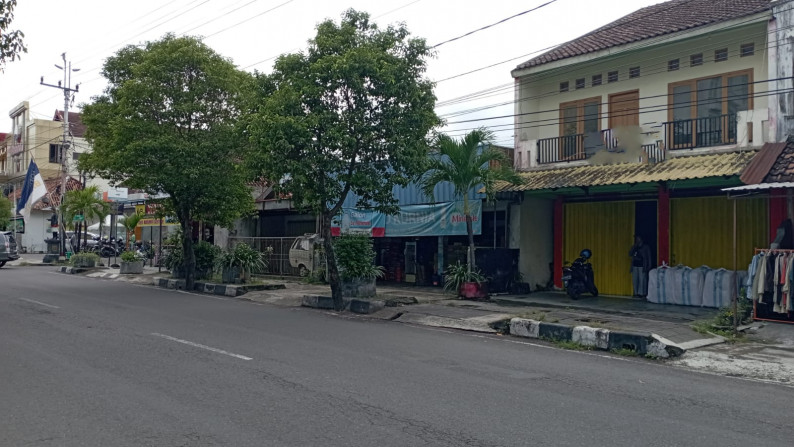 Toko 2 Lantai Di Jl Parangtritis Mergangsan Yogyakarta