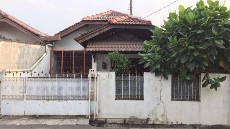 Rumah siap huni, strategis  di Manunggal DKI Jakarta Selatan