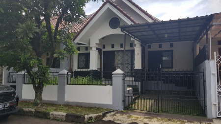 Rumah 2+1 Kamar Tidur di Kompleks Perumahan Elite Antapani