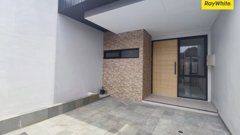 Rumah Cantik Bagus di Jl Palem Utara, Pondok Tjandra, Sidoarjo