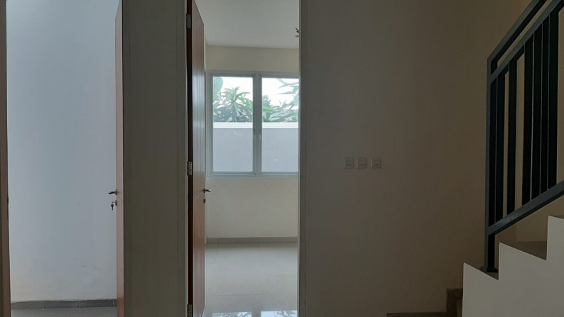 Rumah Baru,Minimalis,Dlm Cluster, Kemanan 24 Jam  di Sektor 9 Bintaro Jaya.