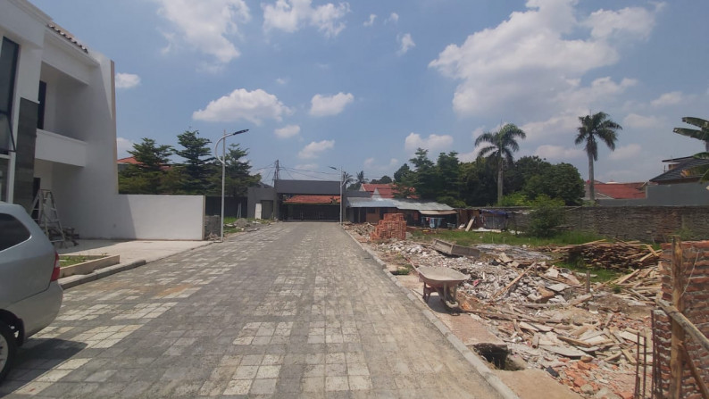 Rumah Siap Huni, Hunian Nyaman dan Rumah BARU @The Place Residence, Jagakarsa