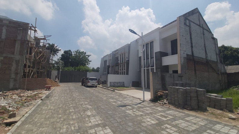 Rumah Siap Huni, Hunian Nyaman dan Rumah BARU @The Place Residence, Jagakarsa