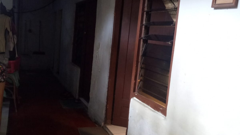 Dijual Rumah + Kos-kosan dan Strategis @Jl Kramat Lontar, Paseban