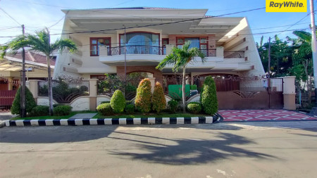 Rumah SHM 2 lt di Dharmahusada Indah Timur, Surabaya