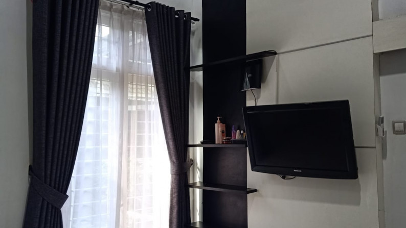 Rumah Modern Minimalis + Furniture Di Jl Raya Purwomartani