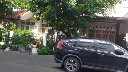 Rumah Bagus Lingkungan aman dan nyaman di Bintaro sektor 5.