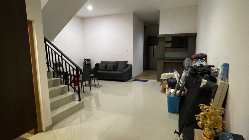 DIJUAL Rumah Siap Pakai Di Taman Surya, Jakarta Barat