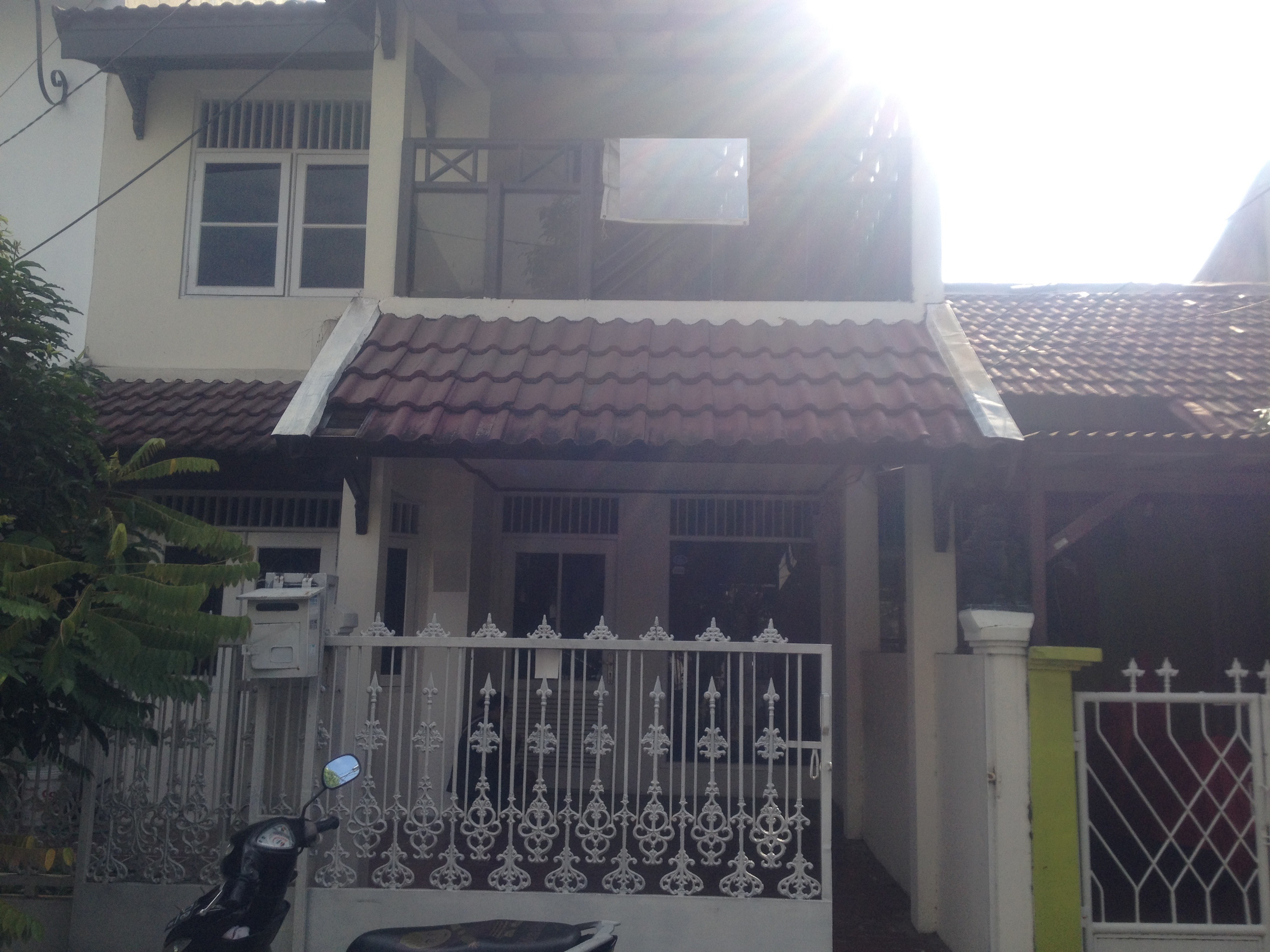 RUMAH STANDAR ASRI DI BINTARO JAYA  