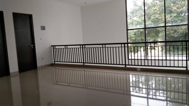 Dijual  Cepat Rumah Baru View Golf di Taman Parahyangan Golf, Sentul City