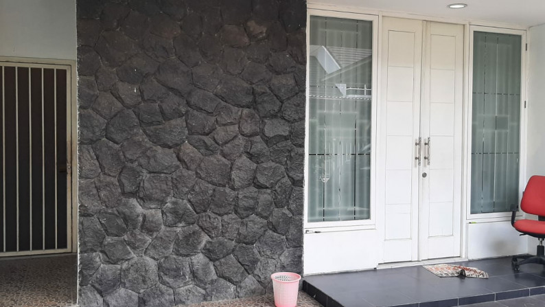 Dijual Rumah Griya Babatan Mukti Wiyung Surabaya Carport 2 Mobil LUAS