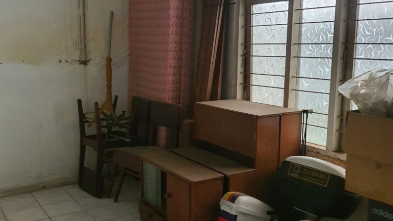 Dijual rumah bangunan lama hitung tanah di Jl. Moch Toha