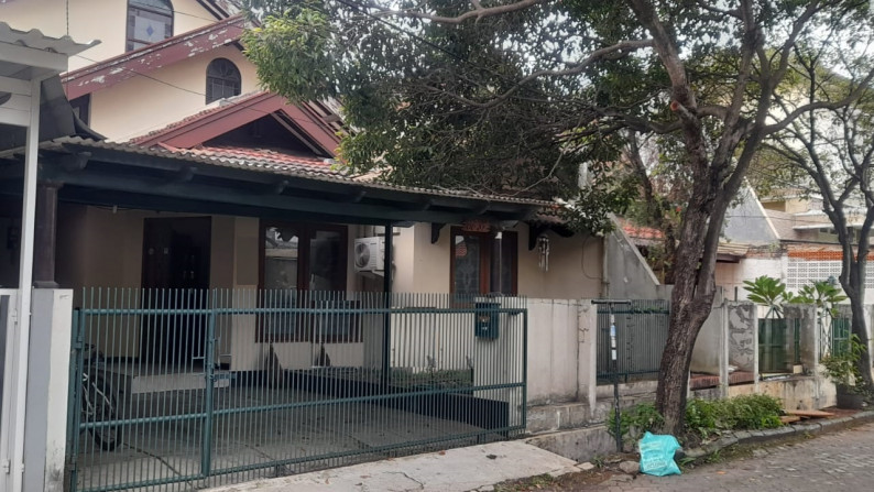 Rumah 2 Lantai lokasi strategis, bebas banjir di Bintaro