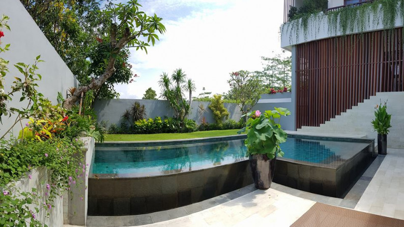 Freehold Modern Villa Hak MIlik in Jimbaran Close to GWK