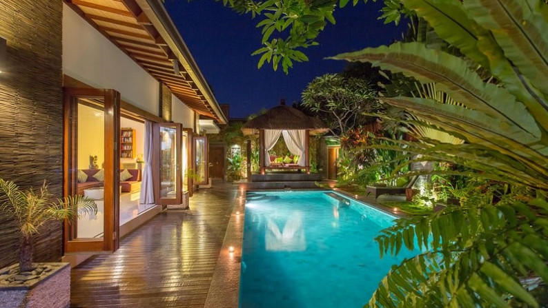 High Income Luxury Tropical Villa In Beach Side Seminyak For Lease