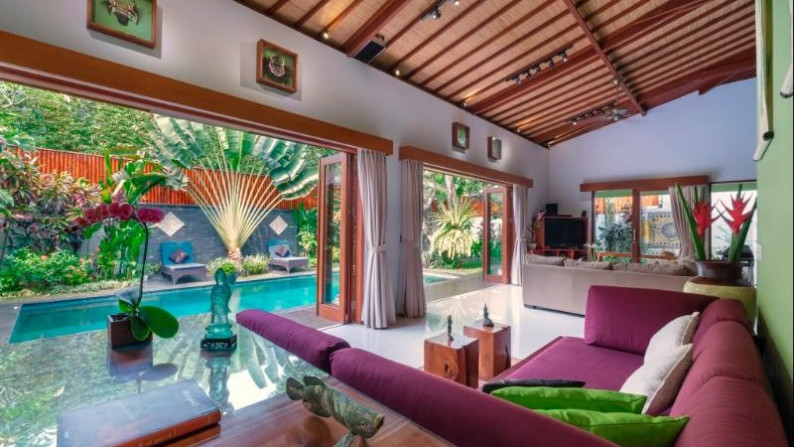 High Income Luxury Tropical Villa In Beach Side Seminyak For Lease