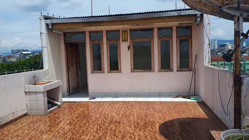 RUKO SIAP PAKAI! HARGA SANGAT TERJANGKAU DAN LOKASI STRATEGIS! Dijual Ruko 4 Lantai di Pasir Koja, Sayap Otista, Bandung