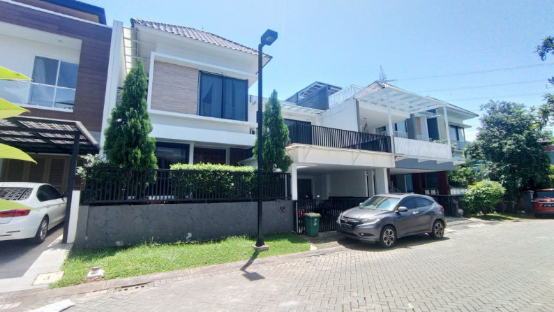 Rumah Bagus Di Cluster Premium Kebayoran Symphony Bintaro Jaya