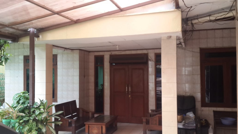 Dijual Rumah Hitung Tanah Di Jl Raya Kebayoran Lama, Jakarta Selatan