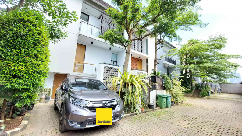 TOWNHOUSE DISEWAKAN DI CILANDAK, DALAM CLUSTER, SIAP HUNI, PRIVATE POOL, 4 BR