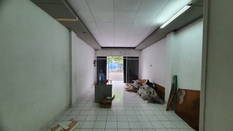 Ruko Siap Pakai dan Lokasi Strategis @RC Veteran, Jakarta Selatan