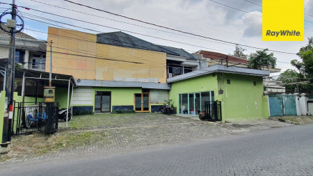 Rumah 2 lantai di Jalan Raya Darmo Permai, Surabaya