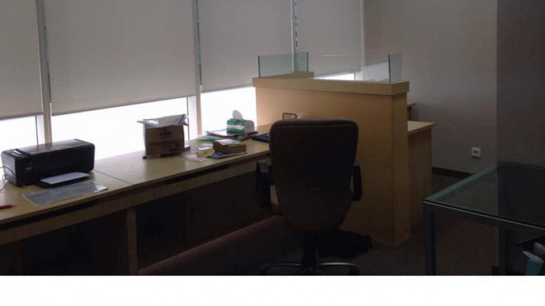 Office Menara Kuningan,  101,5m2,  fully furnished, siap huni, cocok untuk kantor pengacara, view Rasuna Said.