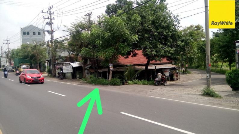 Rumah Hook di Raya Kletek, Taman, Sidoarjo