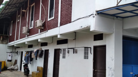 Dijual Rumah Kos dan Strategis @Jl H Som, Pondok Aren