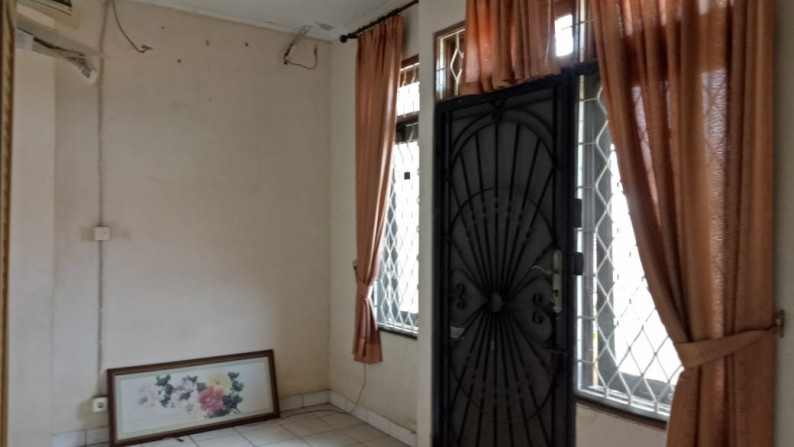 Dijual Rumah Siap Huni di Kavling Polri, Jakarta Barat