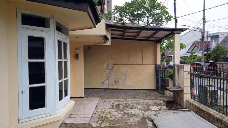 Rumah di Panjang Jiwo Permai, bisa untuk rumah tinggal/kantor