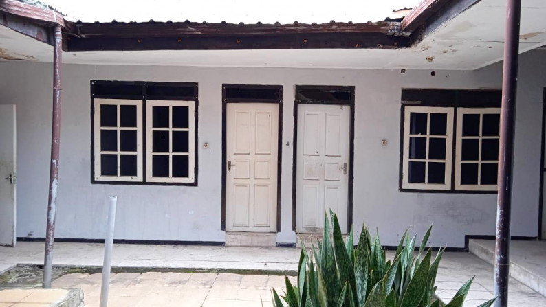 Rumah di Panjang Jiwo Permai, bisa untuk rumah tinggal/kantor