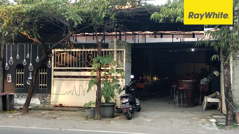 Rumah SHM Pusat Kota di Jalan Setail, Surabaya