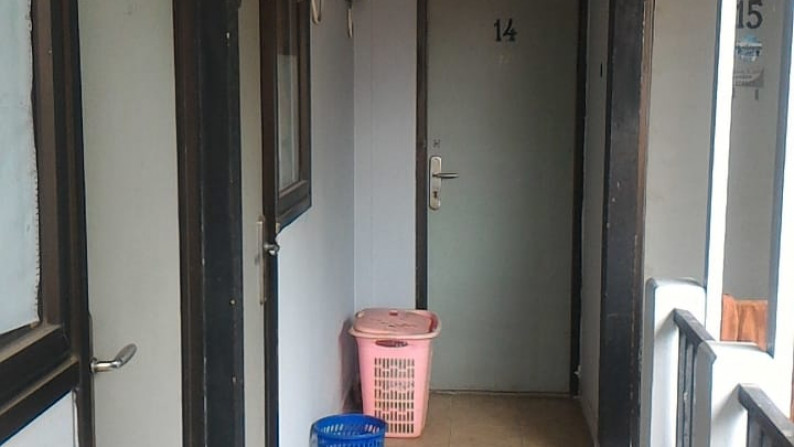 Rumah kost , Caffe dan Toko Di Jakarta Barat