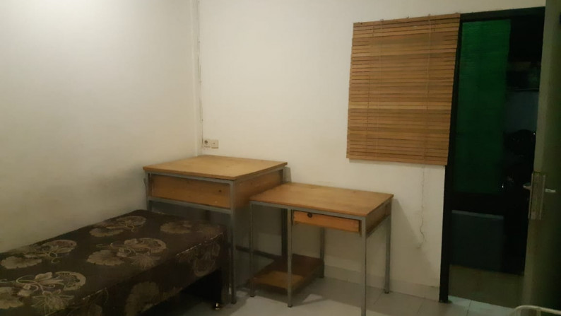 Rumah kost , Caffe dan Toko Di Jakarta Barat