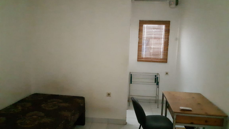 Rumah kost , Caffe dan Toko Di Jakarta Barat