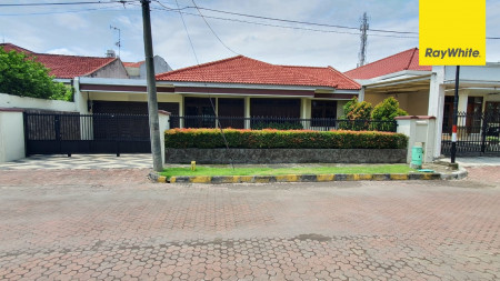 Rumah SHM di Darmo Harapan Utara, Surabaya