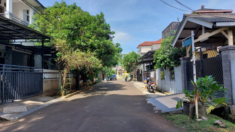 Rumah HOOK, Halaman Luas dan Siap Huni @Villa Bintaro Indah