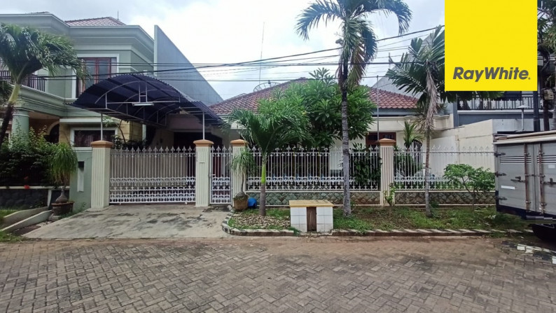 Rumah di Taman Jemursari Selatan, Surabaya