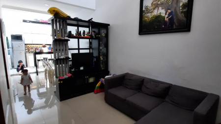 Dijual Rumah di Taman Paraahyangan 7 - Lippo Karawaci Tangerang