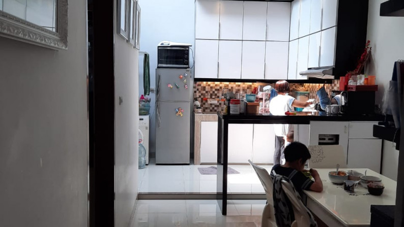 Dijual Rumah di Taman Paraahyangan 7 - Lippo Karawaci Tangerang