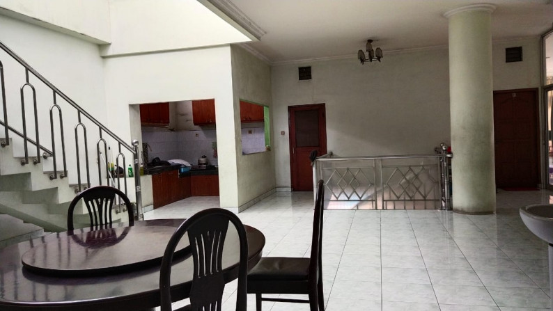 DIJUAL Rumah di Komplek Taman Harapan Indah (THI) - Jakarta Barat