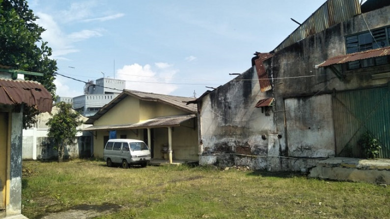 Dijual Gudang Tua di Lawang Gintung Bogor Cocok untuk cafe dan cluster perumahan