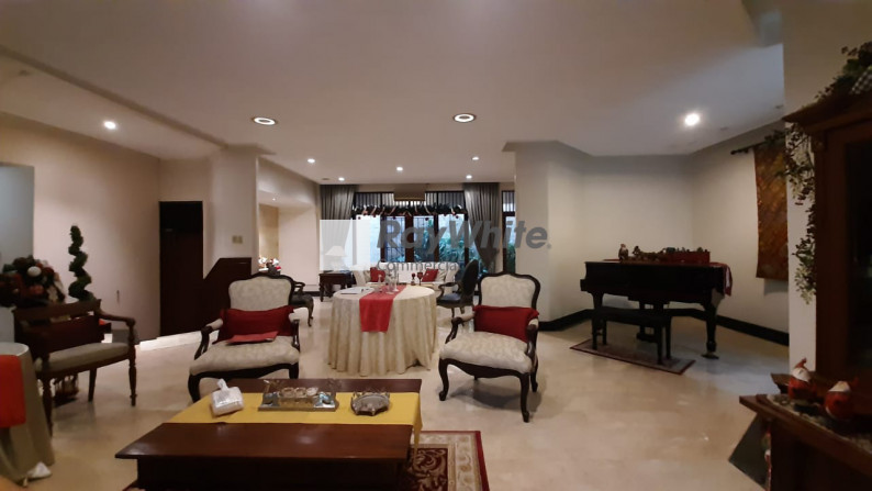 Dijual Rumah 2 lantai di Jl. Pacuan Kuda Raya - Pulomas - Jakarta Timur