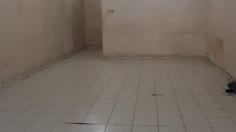 Dijual Ruko Dengan Lokasi Strategis Di Taman Royal, Cipondoh, Kota Tangerang.