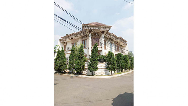 Rumah Turun Harga... Model Antik, Hoek Kelapa Nias, Kelapa Gading Luas 519m2