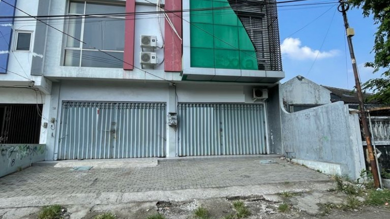 Ruko 3 lantai di Jalan Greges, Surabaya Pusat