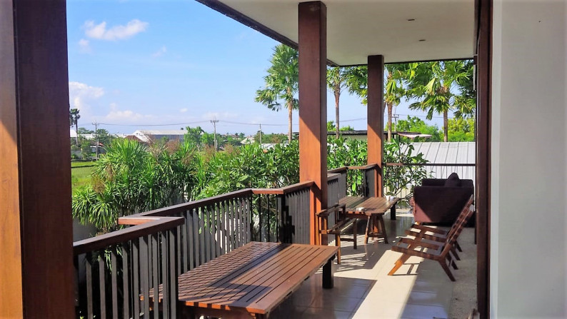 5 Bedrooms Villa Freehold in Kerobokan with surrounding Rice fields view