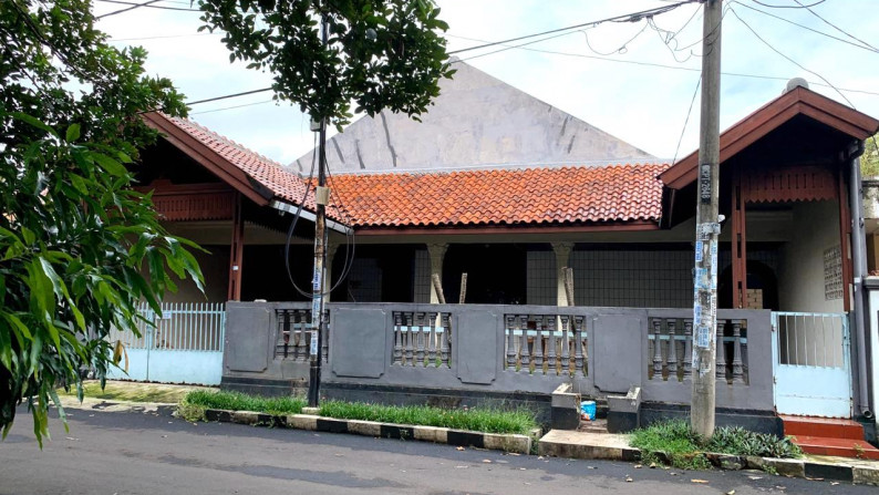 Rumah siap huni di komplek pertamina raya